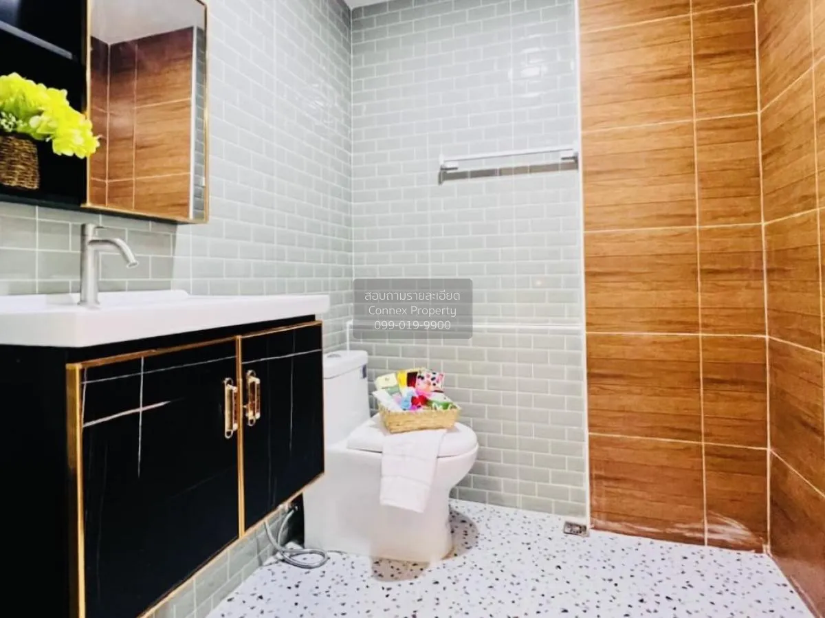 For Sale Townhouse/Townhome  , Baan Tawanna Chatuchot 12 , newly 