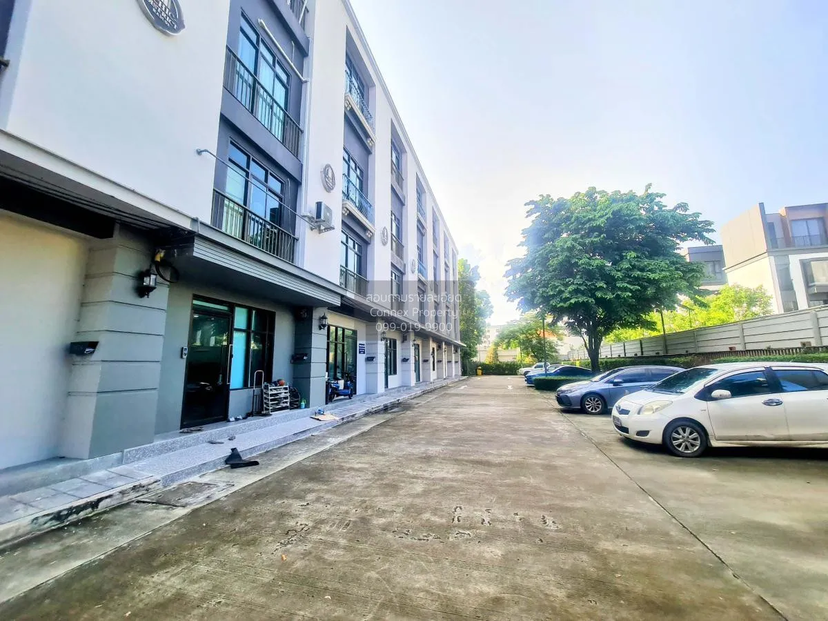 ขายอาคารพาณิชย์  ชิค ดิสทริคท์ ราม 53 ชั้นสูง วังทองหลาง เขต วังท 2