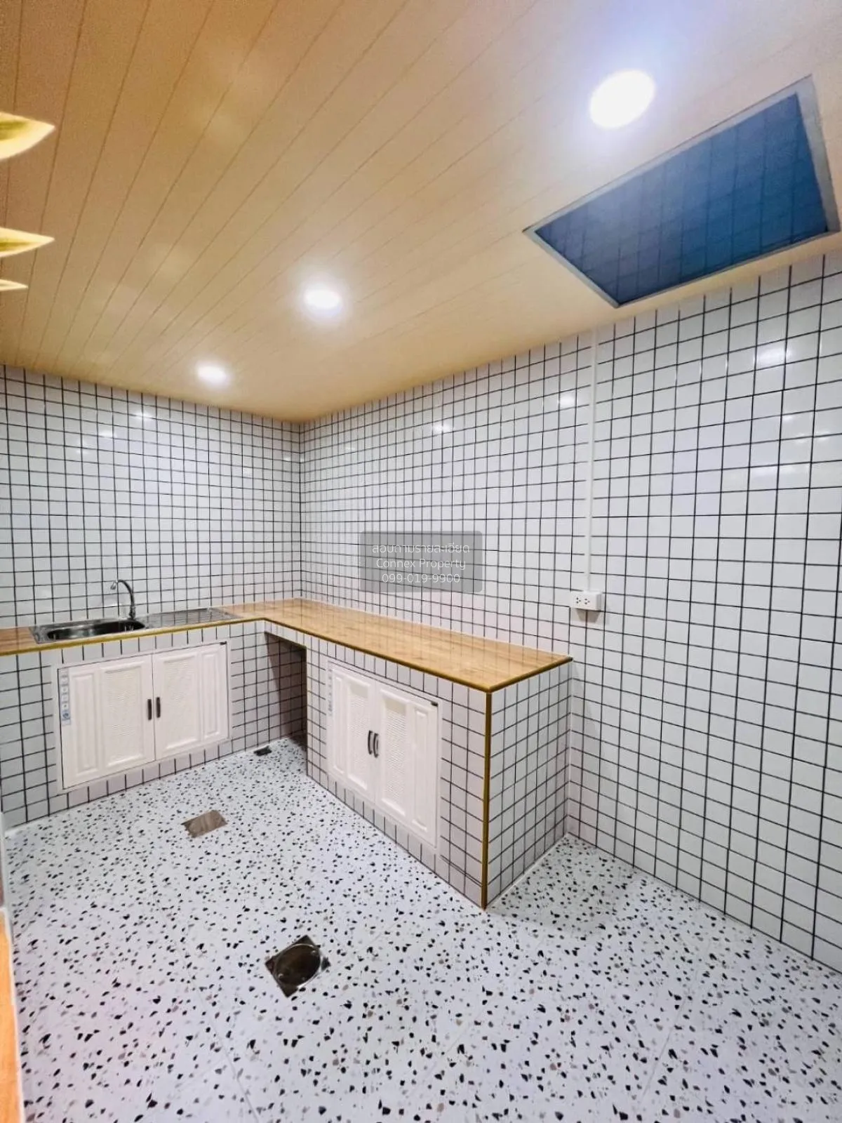 ขายทาวน์เฮ้าส์/ทาวน์โฮม  บ้านนครทองปาร์ควิว 1 รีโนเวทใหม่ บางบัวท