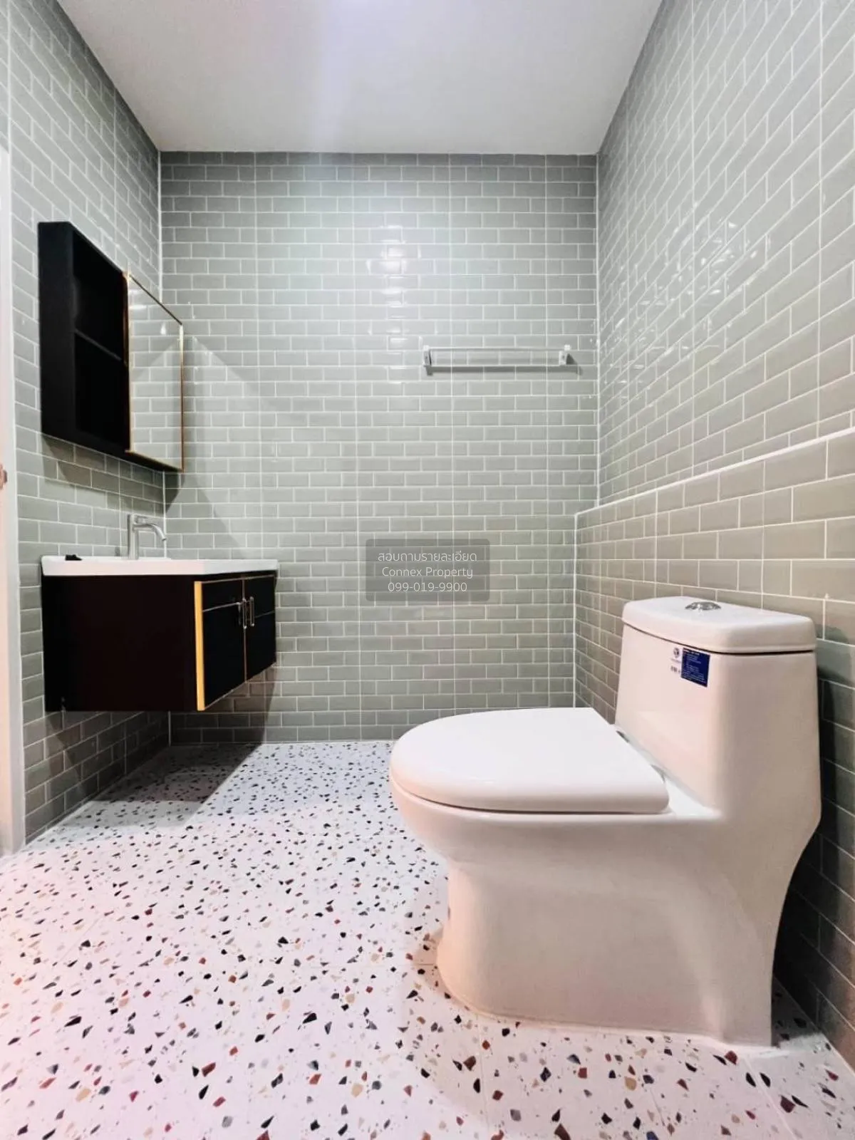 ขายทาวน์เฮ้าส์/ทาวน์โฮม  บ้านนครทองปาร์ควิว 1 รีโนเวทใหม่ บางบัวท