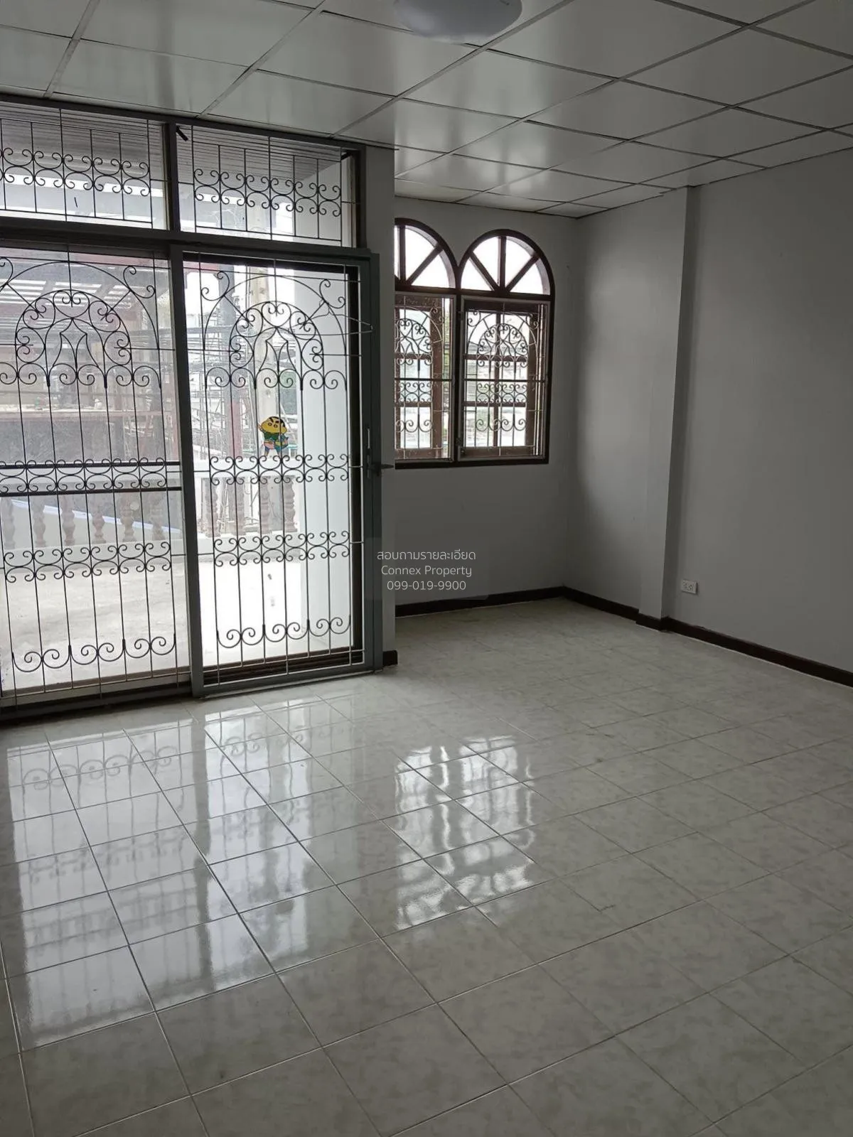 For Sale Townhouse Paholyothin 67 , wide frontage , newly renovat