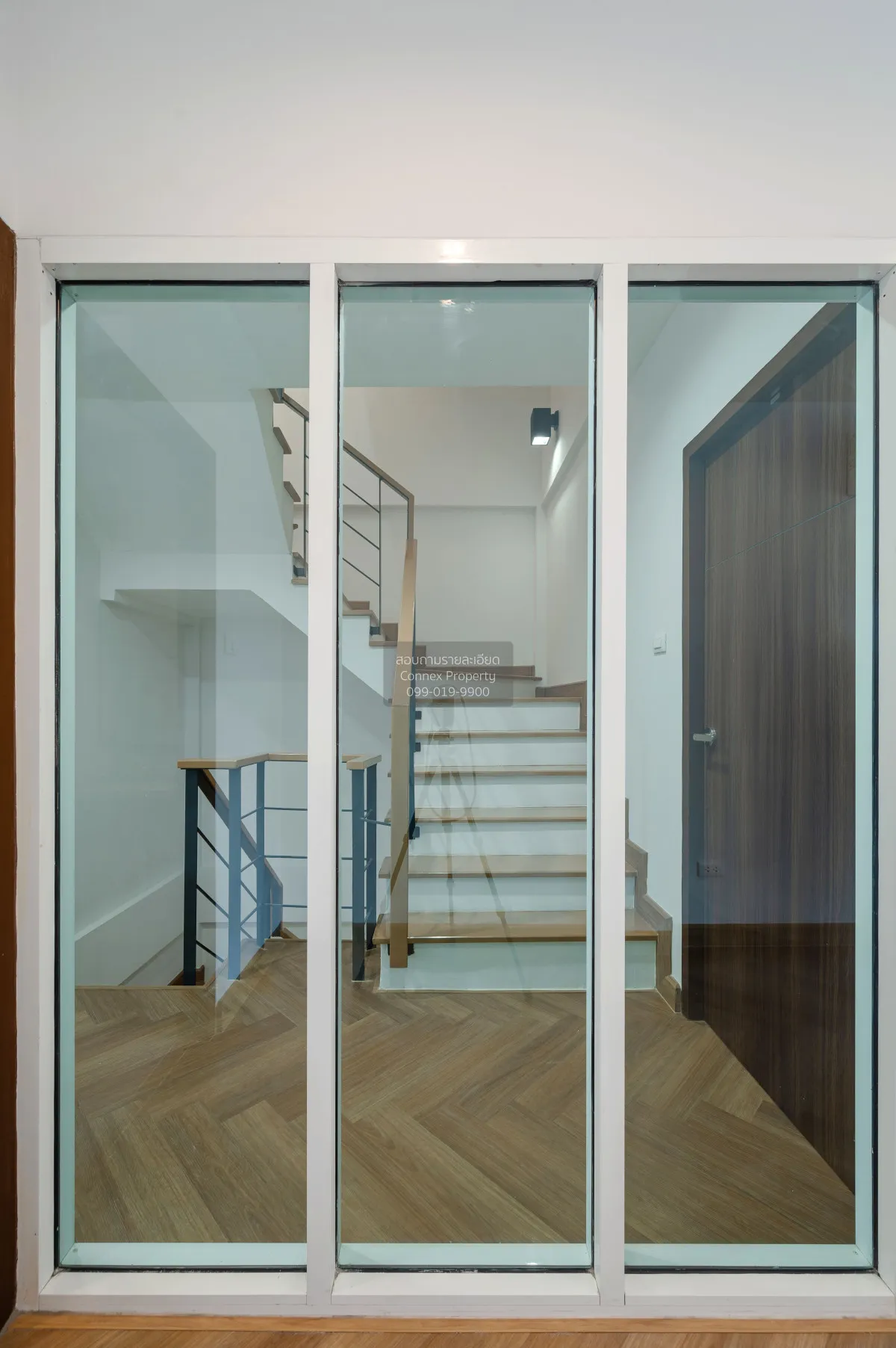 For Sale townhome Soi Nakniwat 48 , newly renovated , Lat Phrao ,