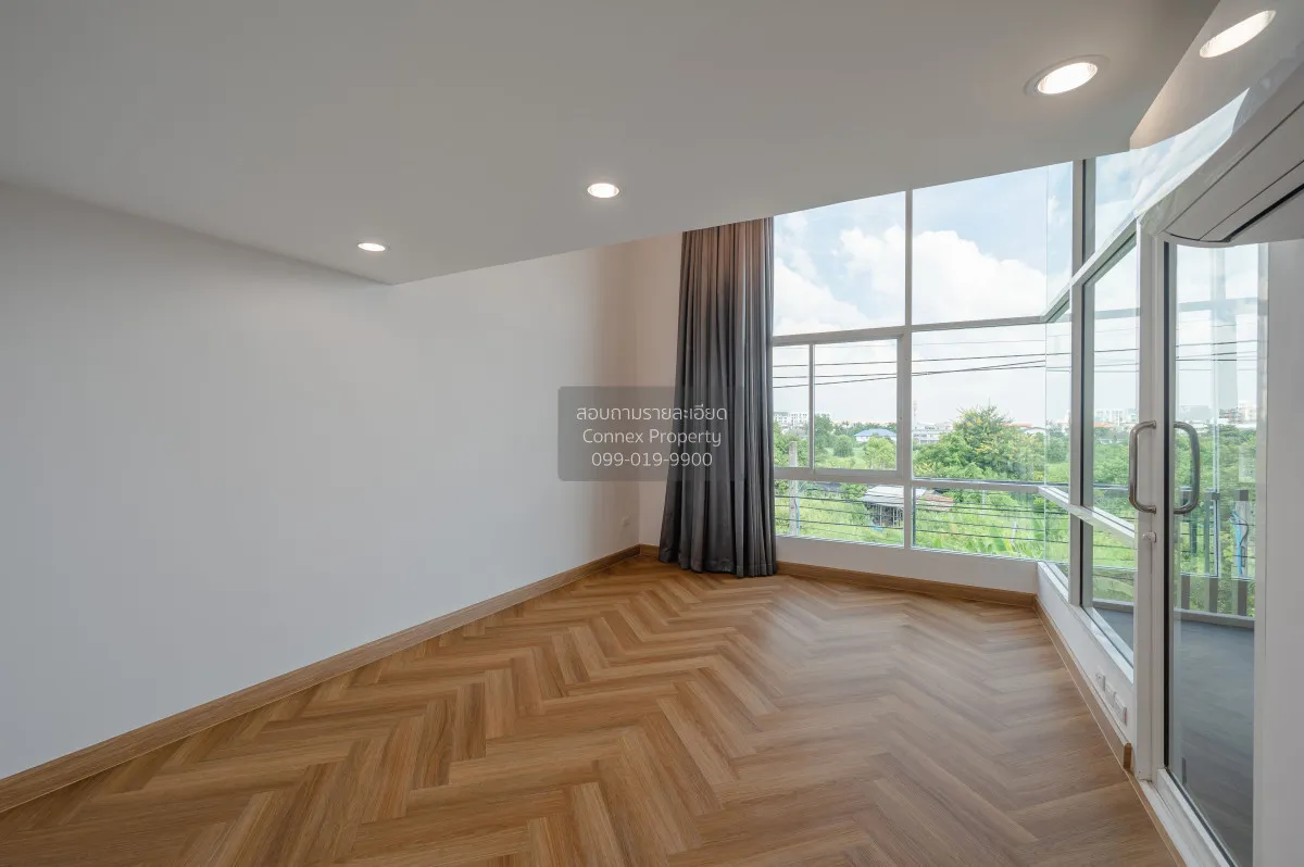 For Sale townhome Soi Nakniwat 48 , newly renovated , Lat Phrao ,