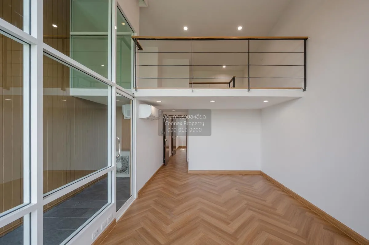 For Sale townhome Soi Nakniwat 48 , newly renovated , Lat Phrao , 1