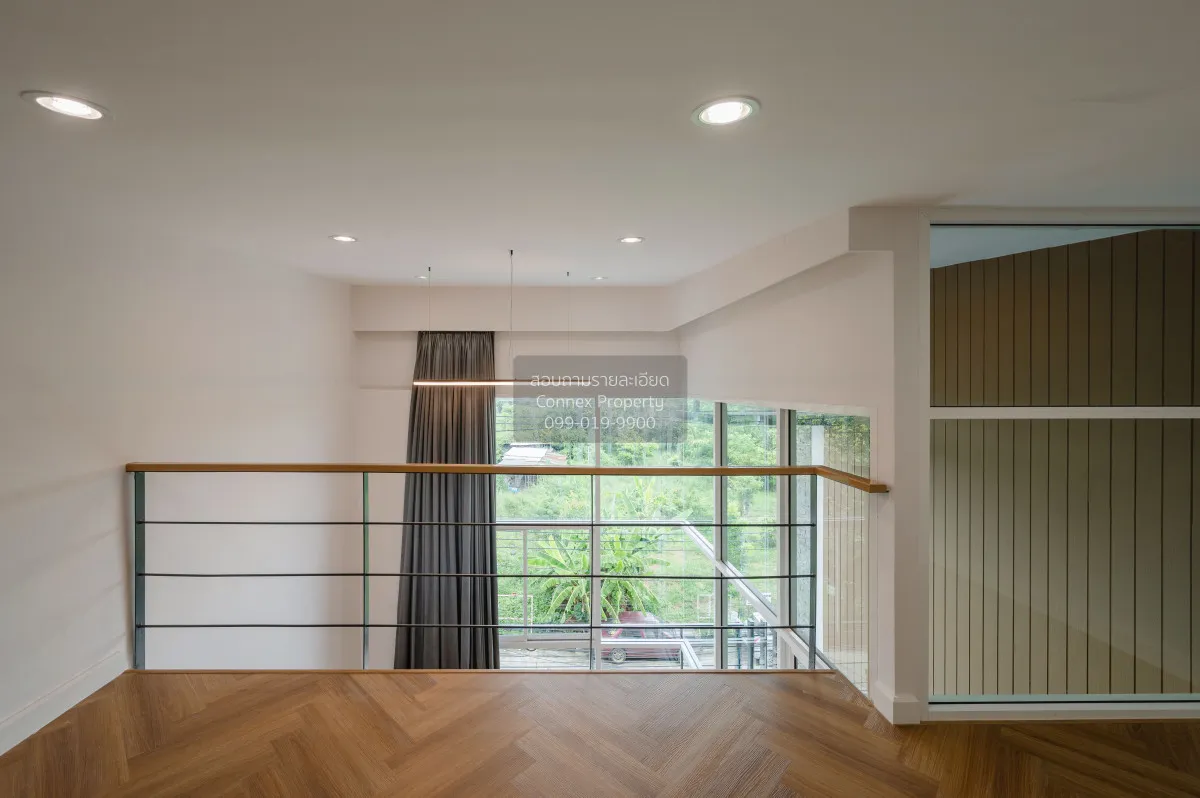For Sale townhome Soi Nakniwat 48 , newly renovated , Lat Phrao ,