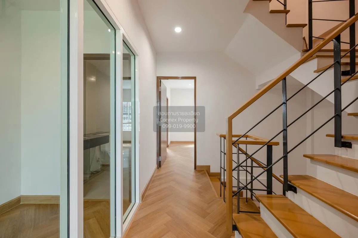 For Sale townhome Soi Nakniwat 48 , newly renovated , Lat Phrao , 4