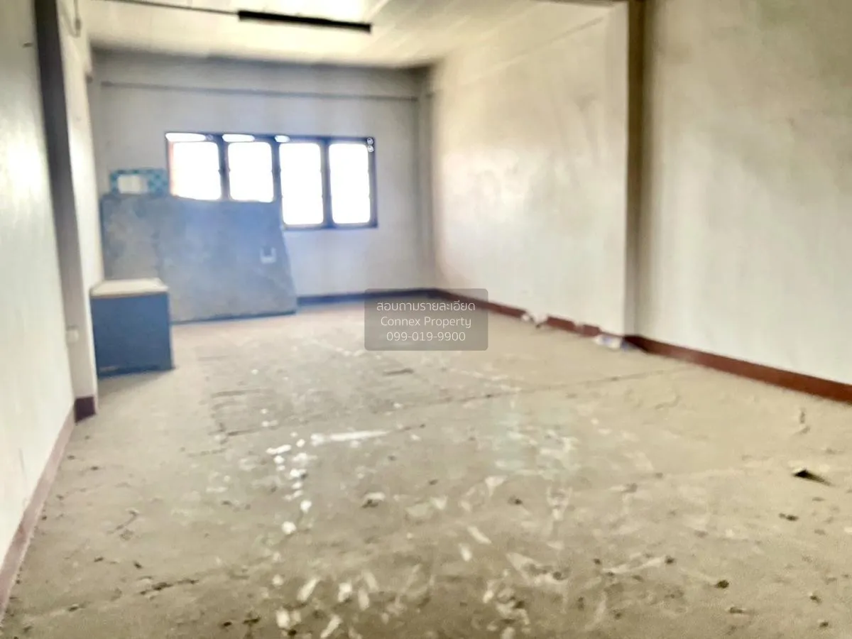 For Sale 3-storey commercial building, Udomkitta Road, Sriracha , 4