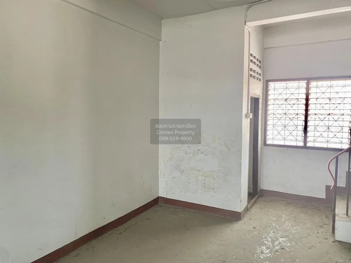 For Sale 3-storey commercial building, Udomkitta Road, Sriracha ,