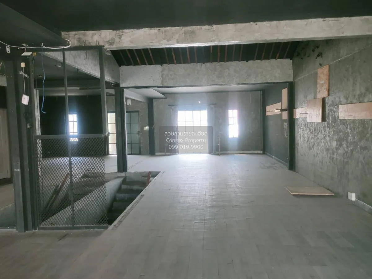 For Sale Townhome In cha na Bang Pli  Maha Sarakham , Bang Phueng