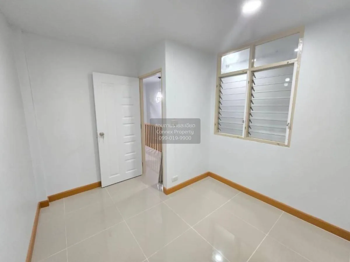 For Sale Townhouse/Townhome  , Baan Piya Wararom 3  , corner unit