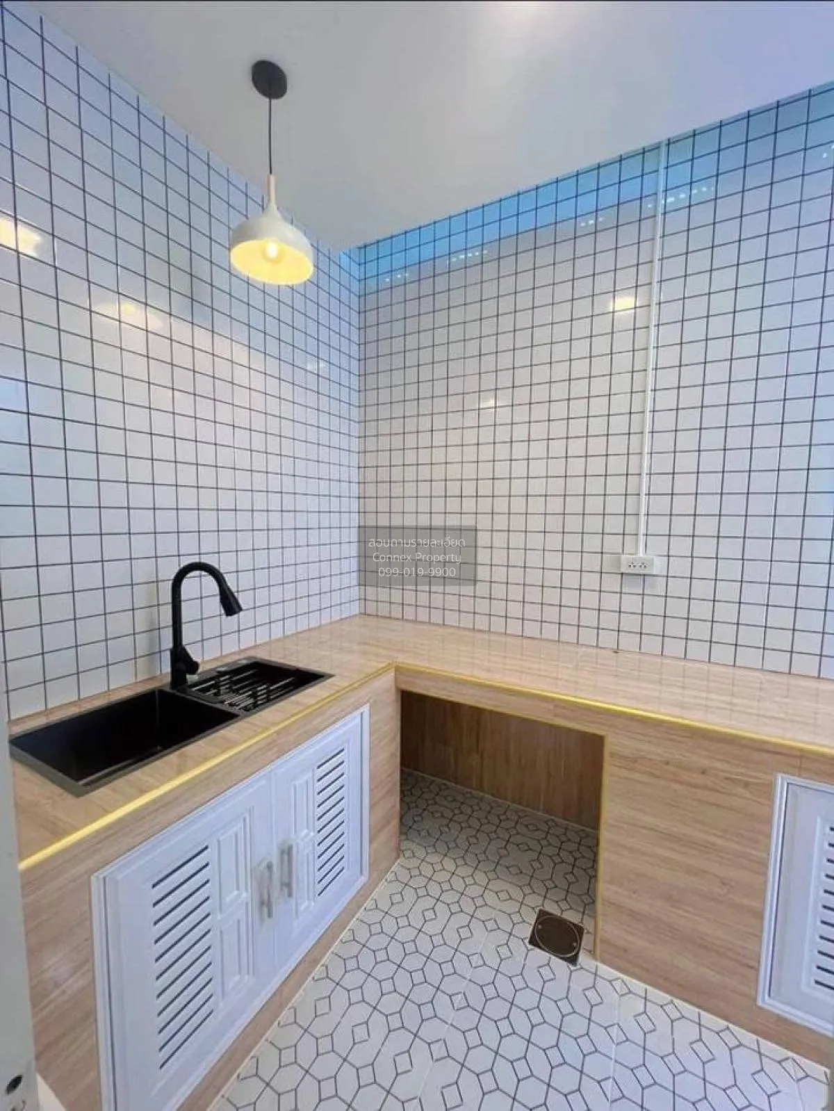 ขายทาวน์เฮ้าส์/ทาวน์โฮม  ไลโอ นอฟ วงแหวน – ปิ่นเกล้า (พระนอน) MRT