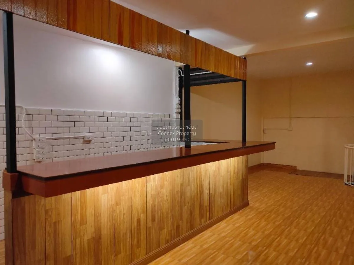 For Sale Commercial building for sale in Silom area, only 500 m. 