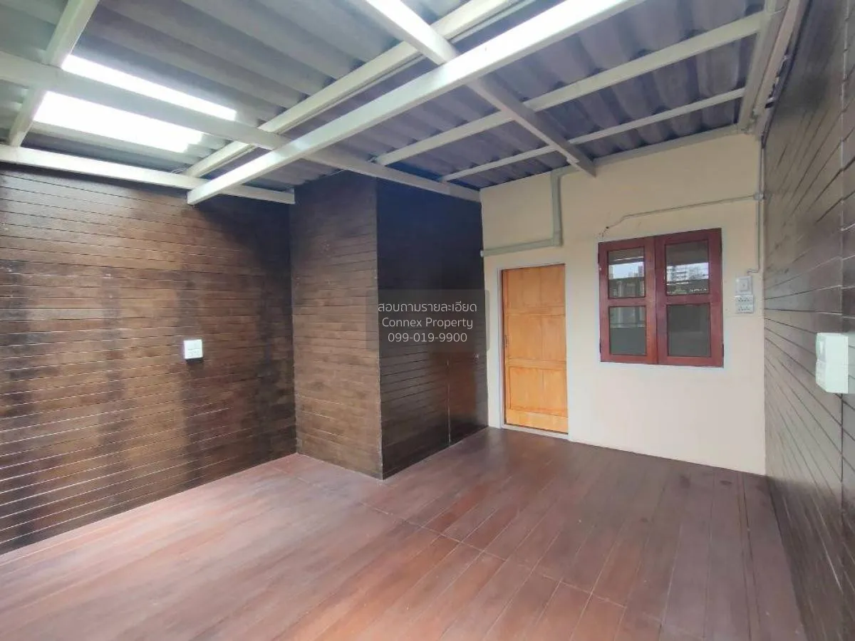 For Sale Commercial building for sale in Silom area, only 500 m. 