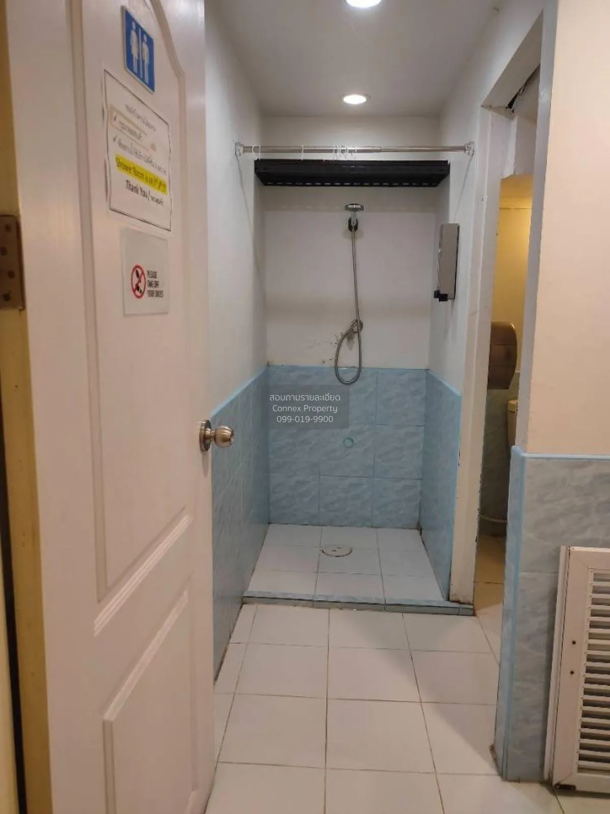 For Sale Commercial building for sale in Silom area, only 500 m. 