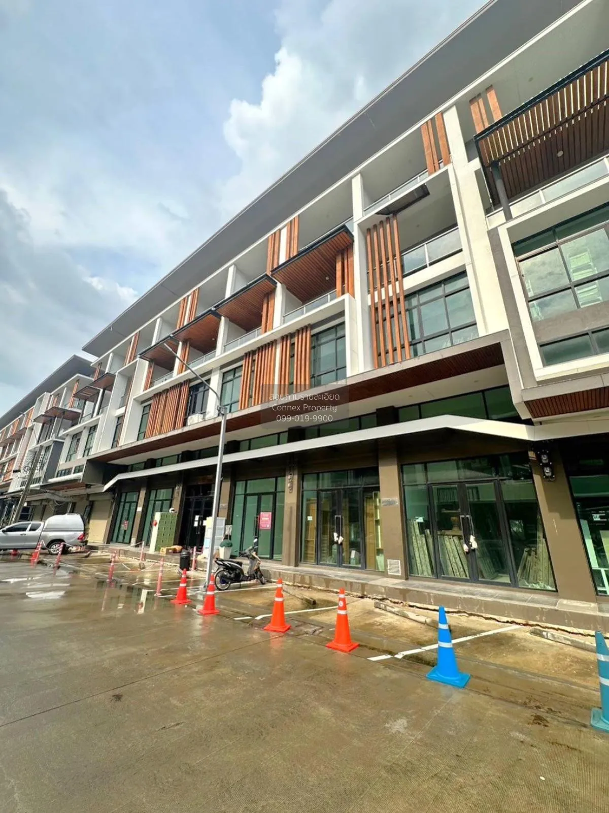 ขายชีวา บิซ โฮม เอกชัย - บางบอน โฮมออฟฟิศ 4.5 ชั้น ติดถนนใหญ่  บา 2