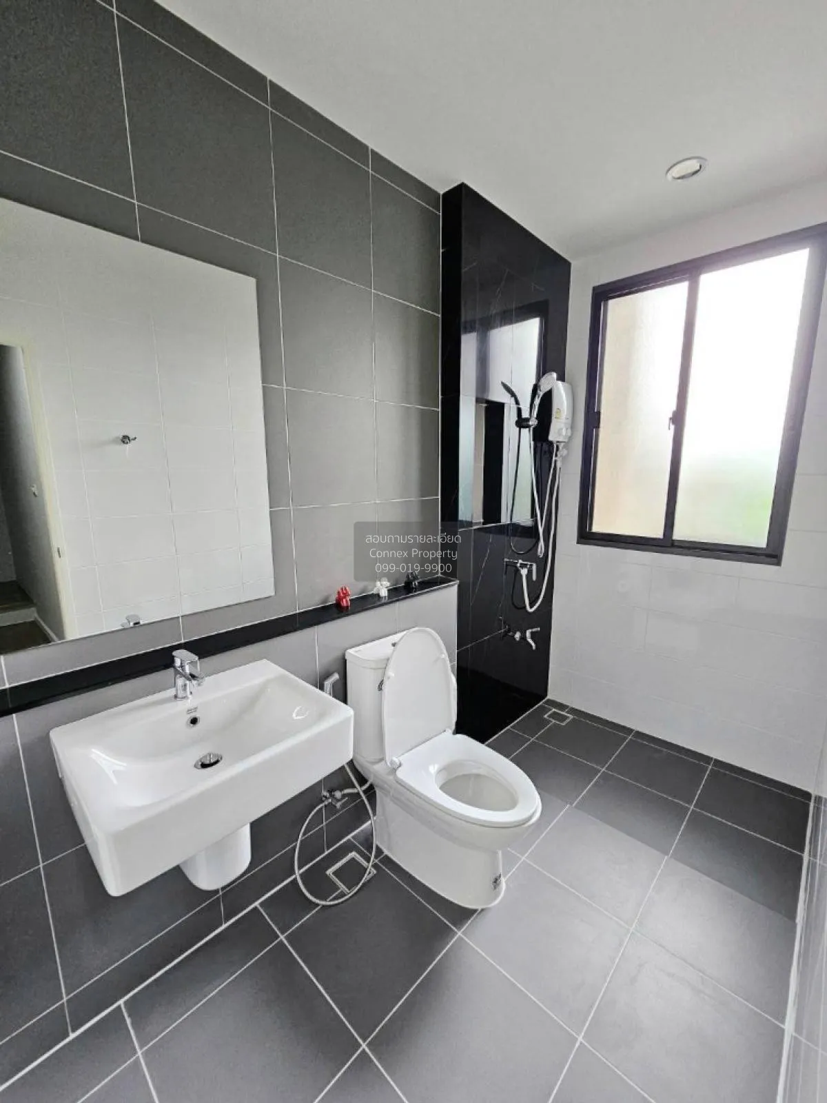 ขายทาวน์เฮ้าส์/ทาวน์โฮม  บ้านกลางเมือง พระราม 9-กรุงเทพกรีฑา ทับช