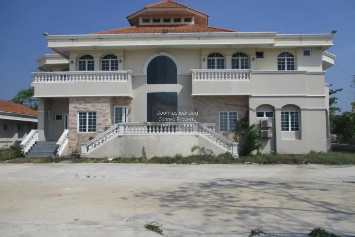 For Sale 2-storey detached house near Khlong Naraphirom , Bang Ya