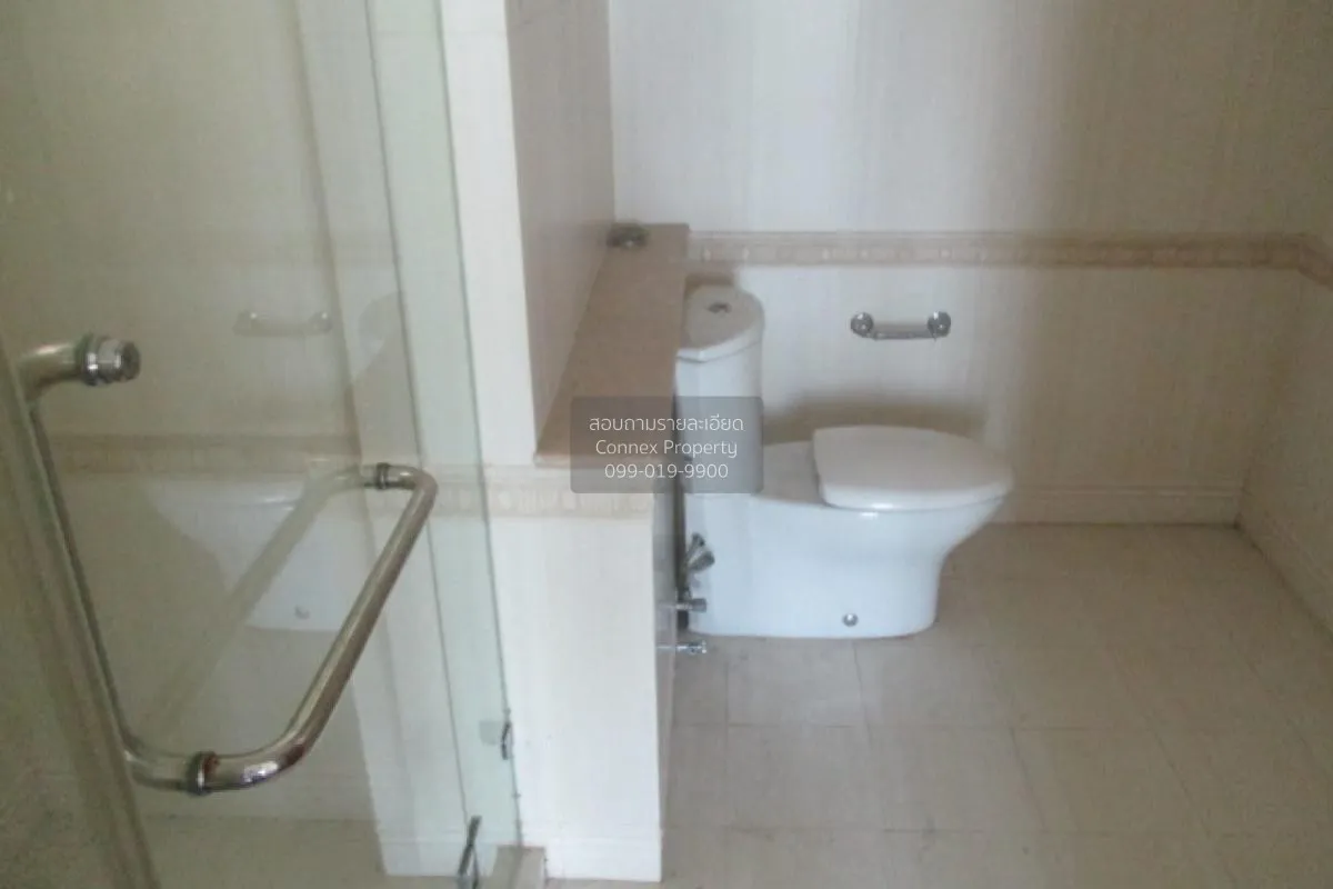 For Sale 2-storey detached house near Khlong Naraphirom , Bang Ya