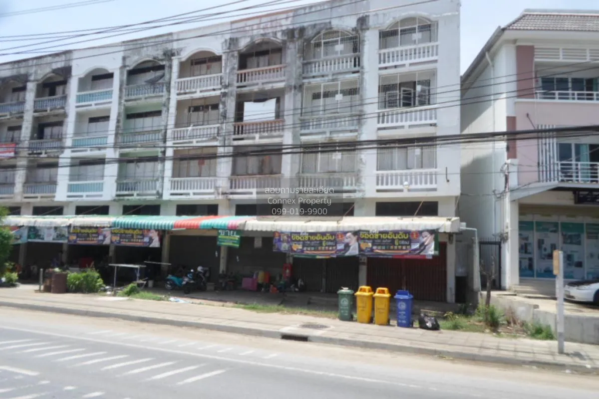 For Sale 4-storey commercial building on Bang Kruai - Sai Noi Roa 2