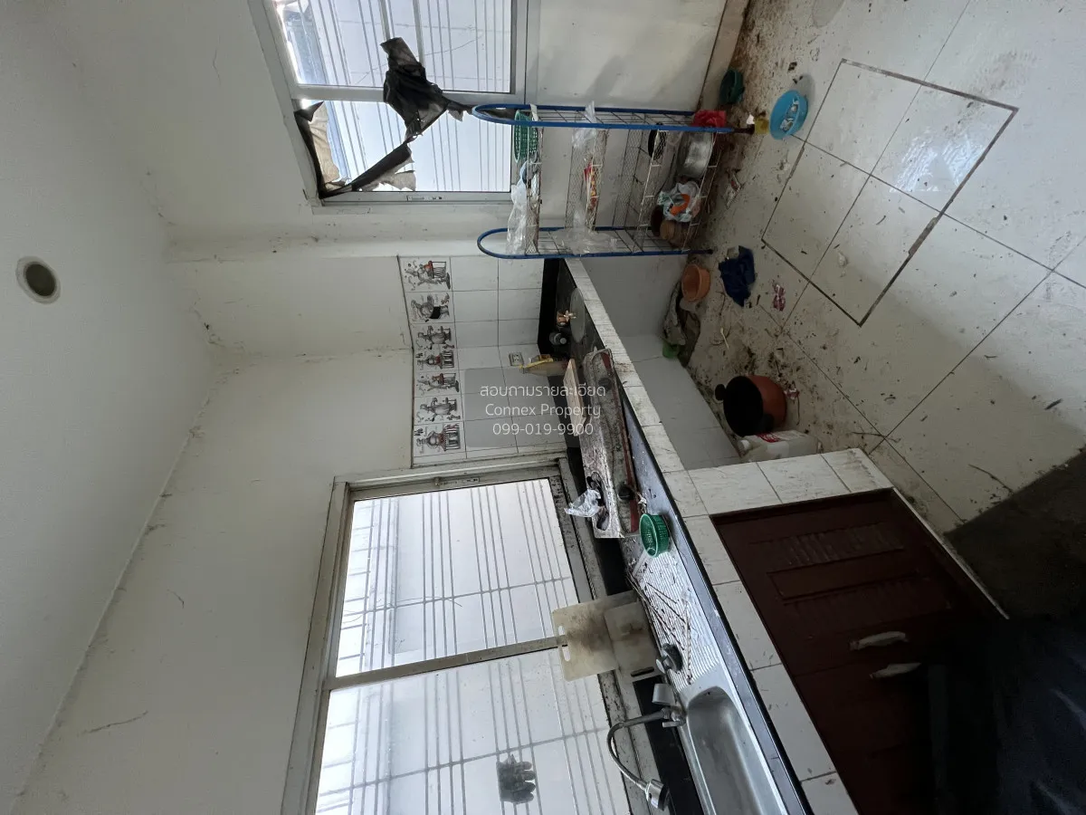 For Sale 3 - storey townhouse Soi Pracha Uthit 7 , Huai Khwang , 