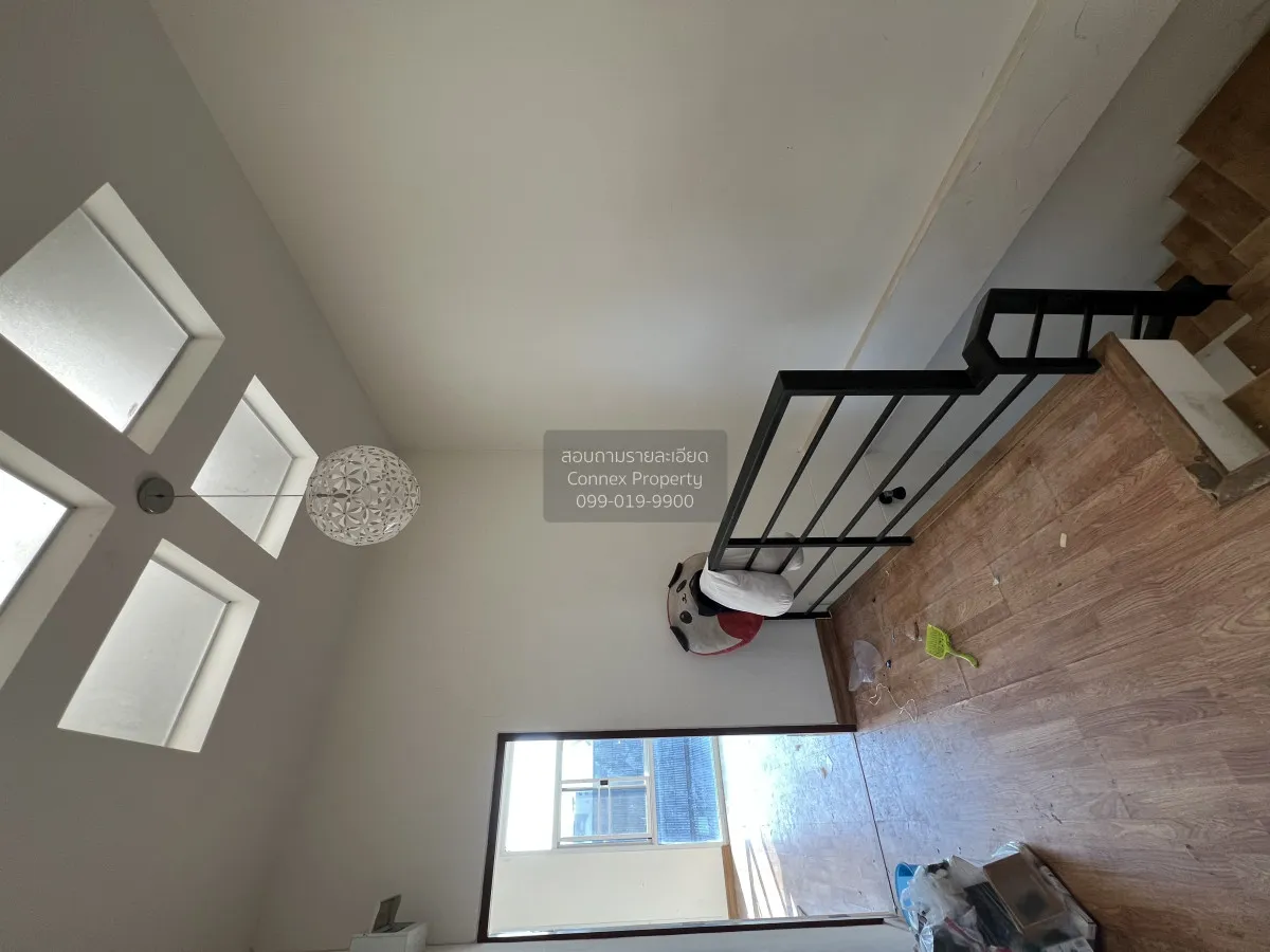 For Sale 3 - storey townhouse Soi Pracha Uthit 7 , Huai Khwang , 