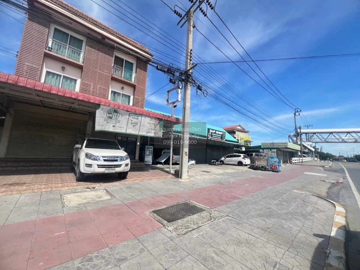 For Sale Commercial building with rooms for rent Next to Rat Uthi 2