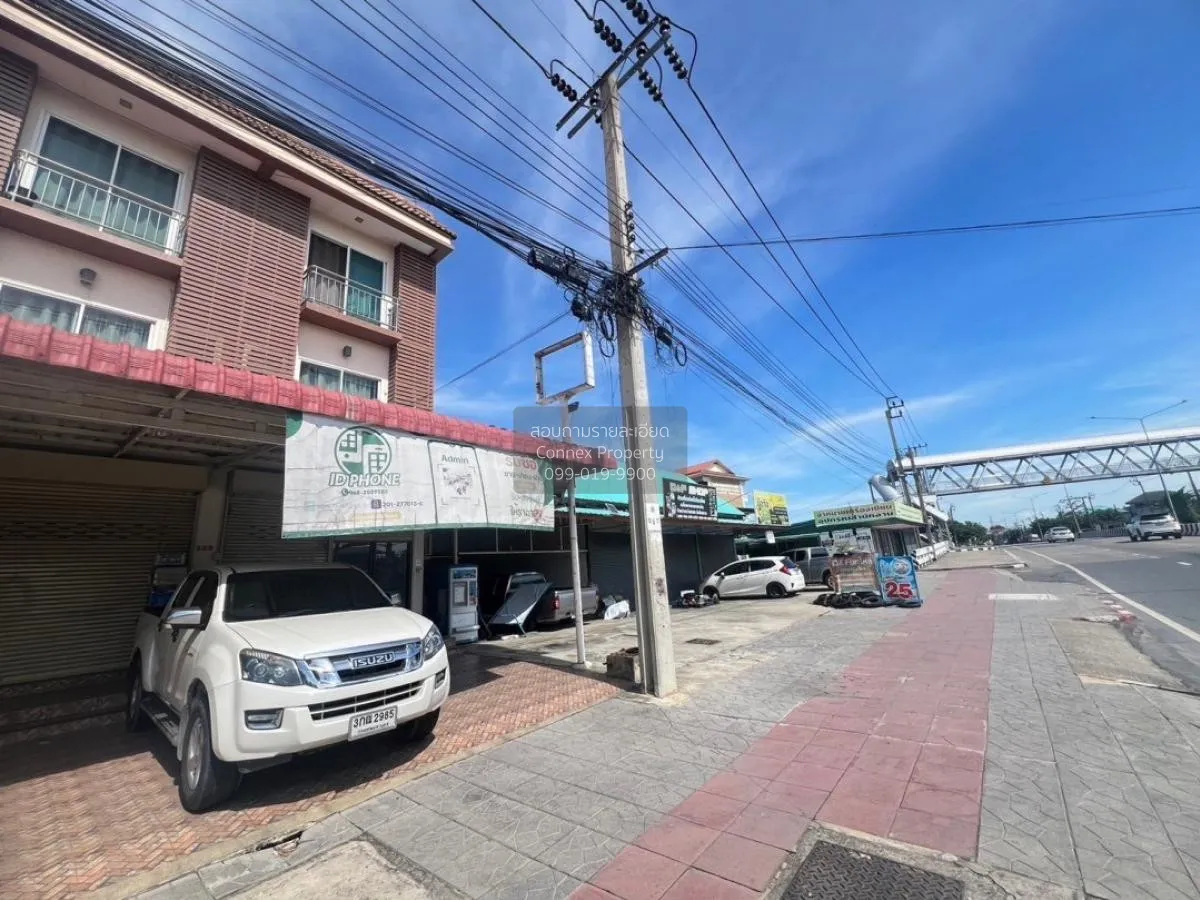 For Sale Commercial building with rooms for rent Next to Rat Uthi 3