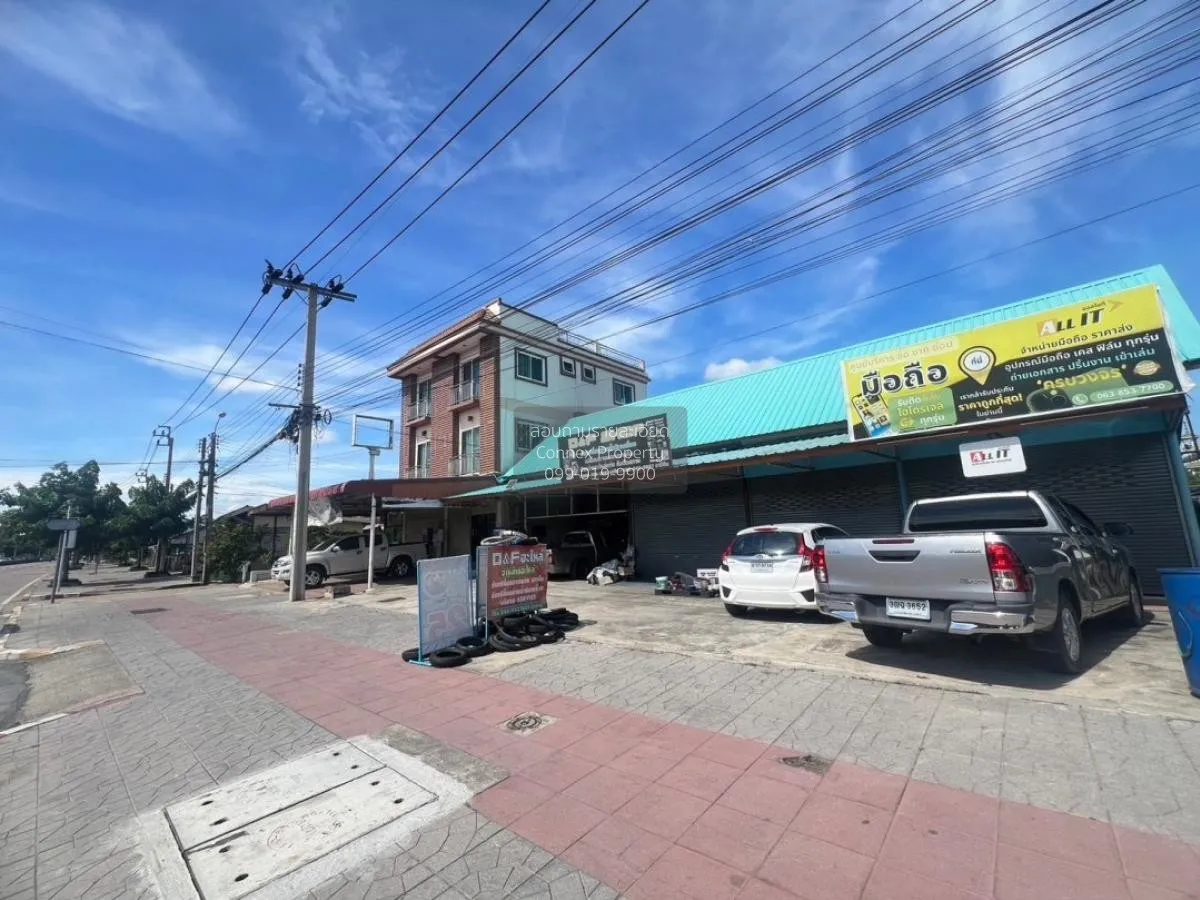 For Sale Commercial building with rooms for rent Next to Rat Uthi