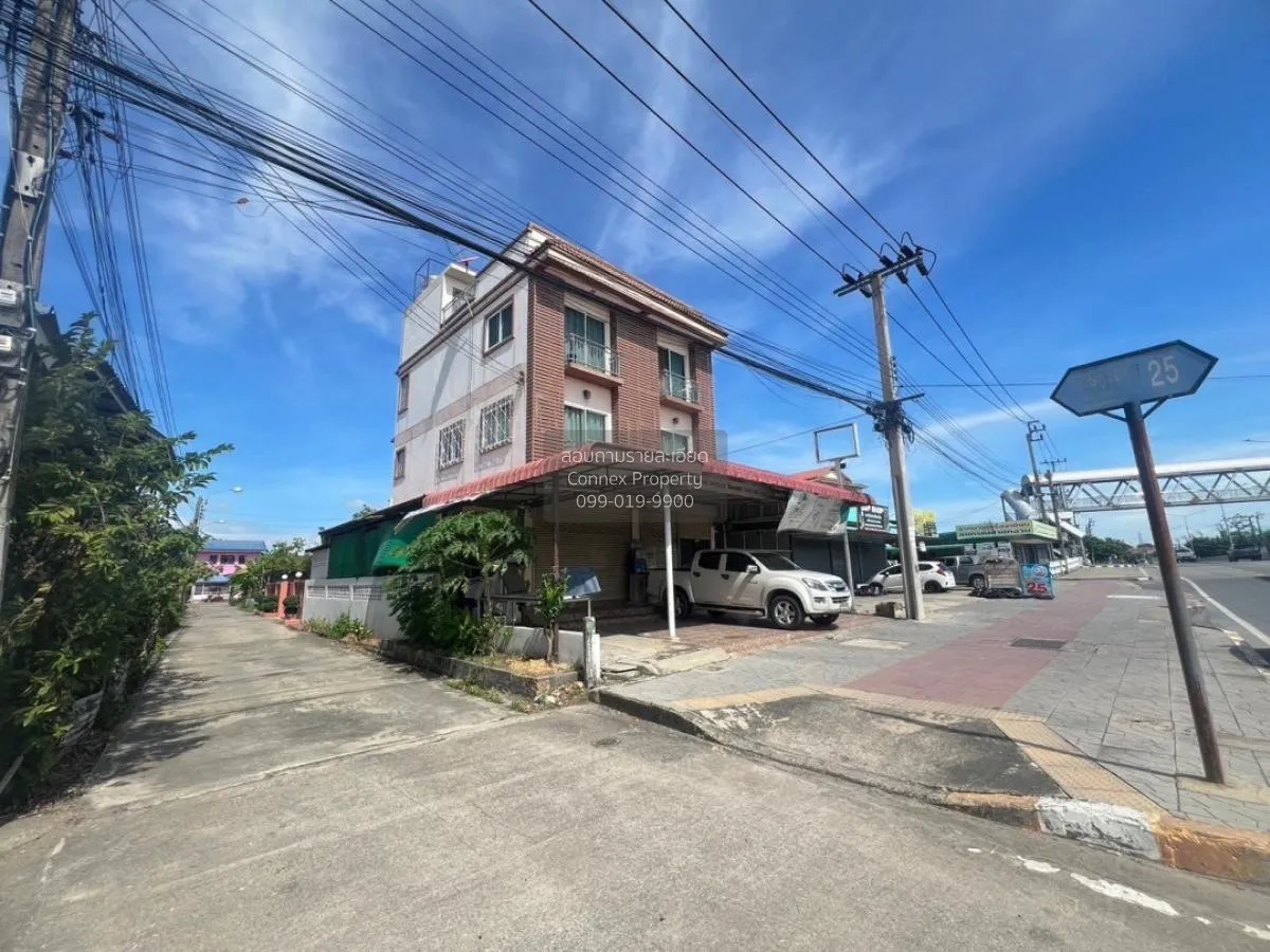 For Sale Commercial building with rooms for rent Next to Rat Uthi