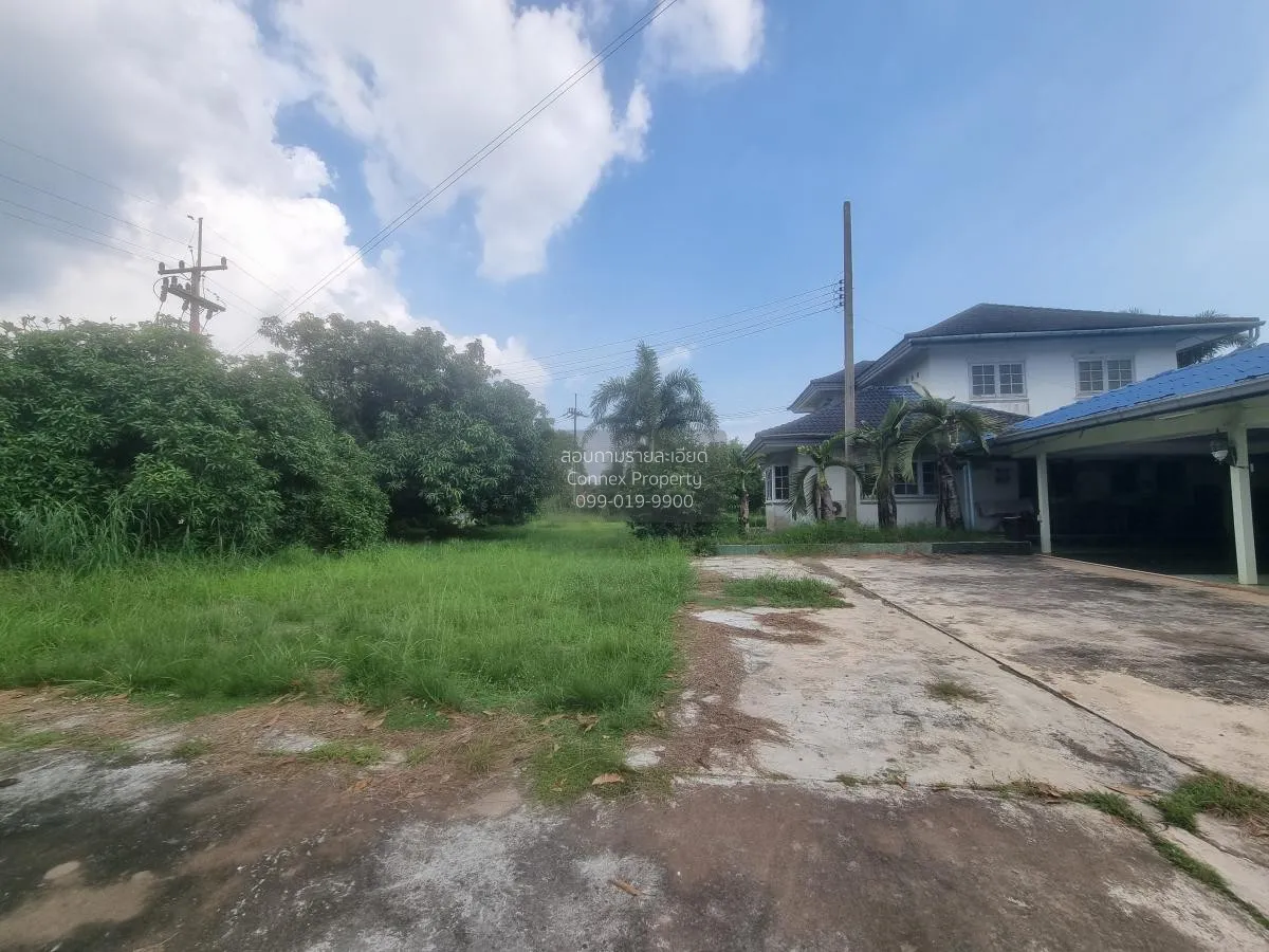 For Sale Land with building at  Phanom Sarakham Chachoengsao , Ba