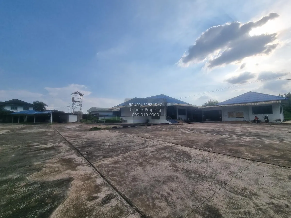 For Sale Land with building at  Phanom Sarakham Chachoengsao , Ba