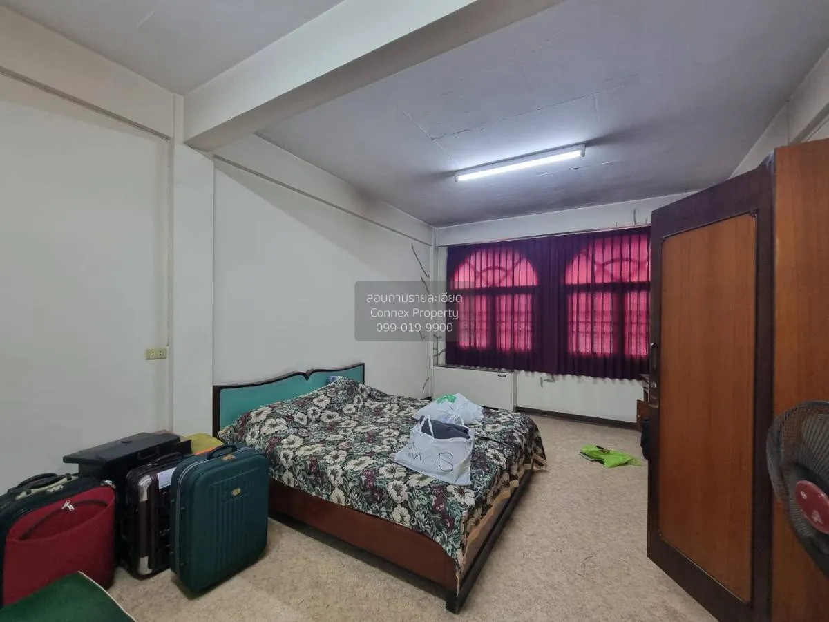 ขายอาคารพาณิชย์ 5 ชั้นครึ่ง  ซอย เพชรเกษม 50/4 บางหว้า เขต ภาษีเจ