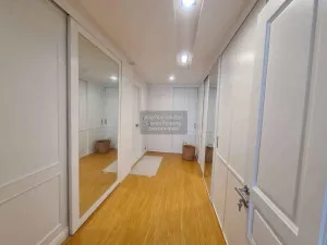 For Sale Condo , Lake Avenue , high floor , BTS-Asok , Watthana , Khlong Toei , Bangkok , CX-107955