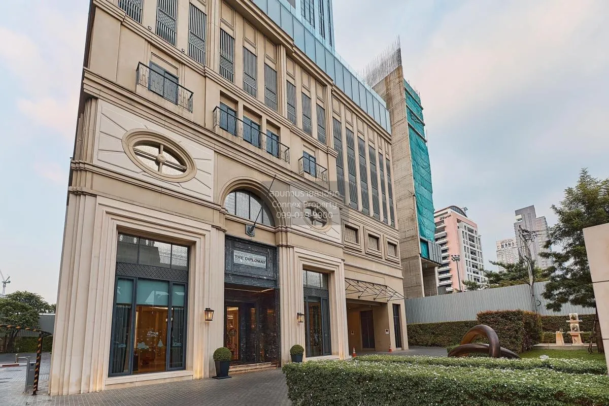 ขายคอนโด  เดอะ ดิโพลแมท สาทร ชั้นสูง ห้องมุม หน้ากว้าง BTS-สุรศัก