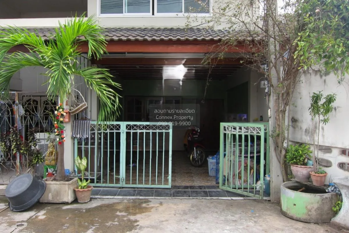 For Sale 3.5-storey shophouse, alley opposite Kanchanaburi Police 1