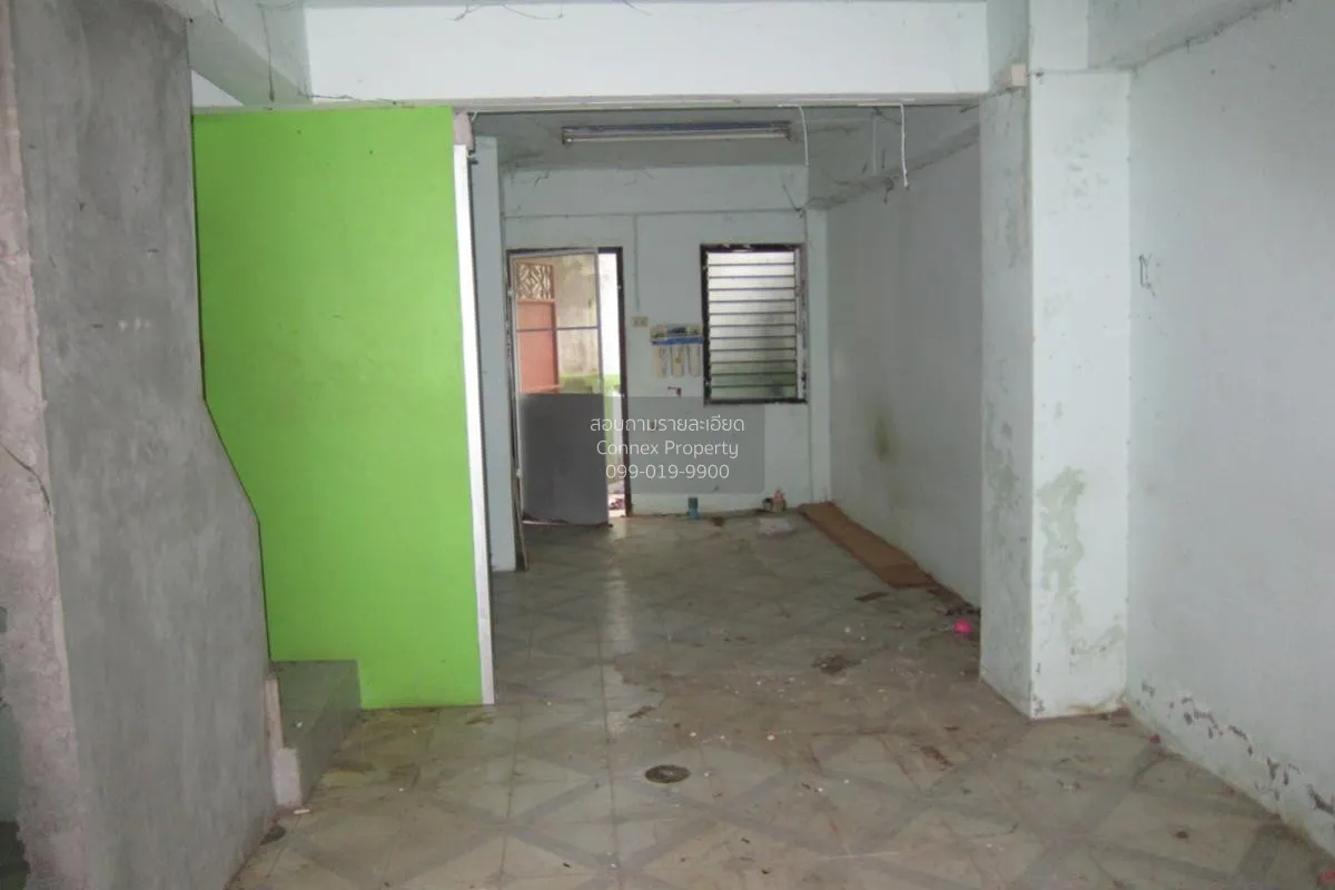For Sale 3.5-storey shophouse, alley opposite Kanchanaburi Police 2