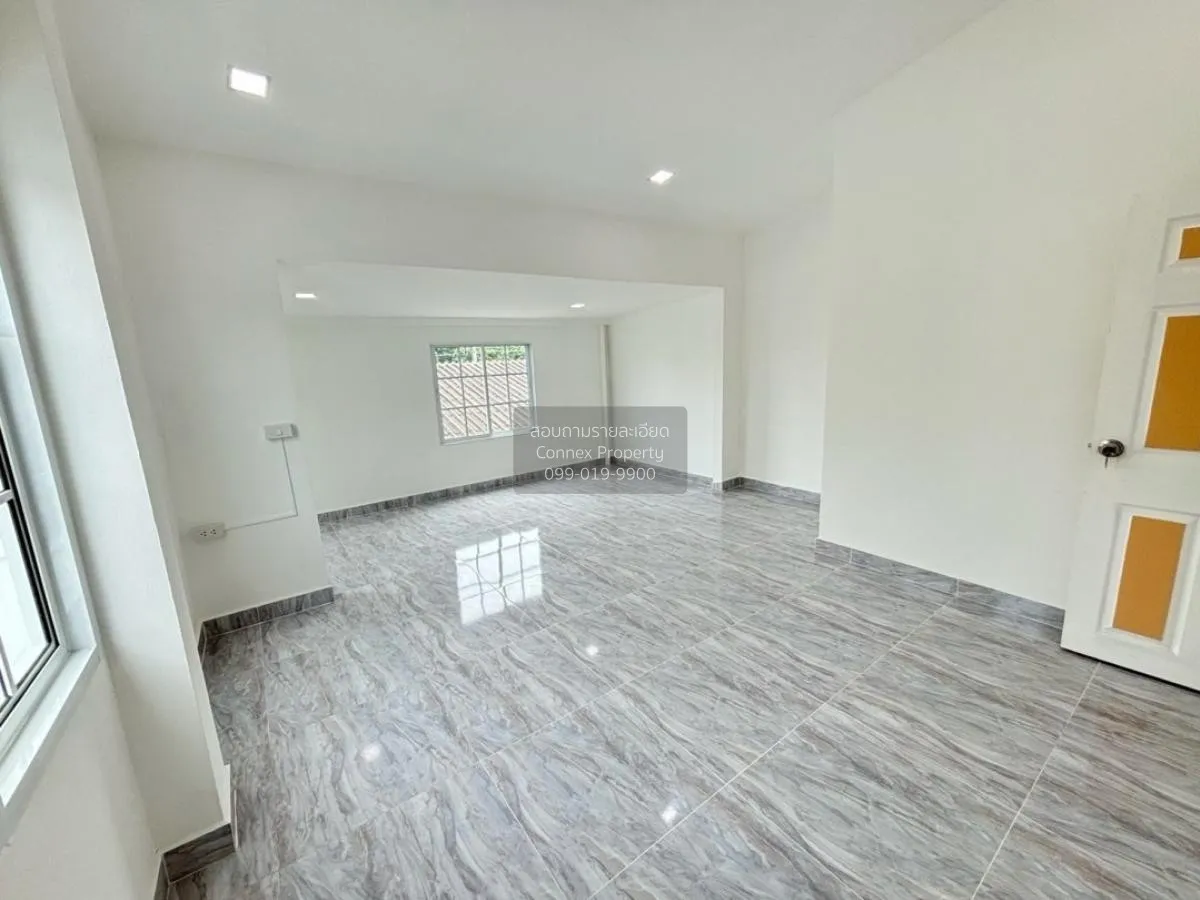 For Sale Townhouse/Townhome  , Baan Poonsin Thani 3 , newly renov