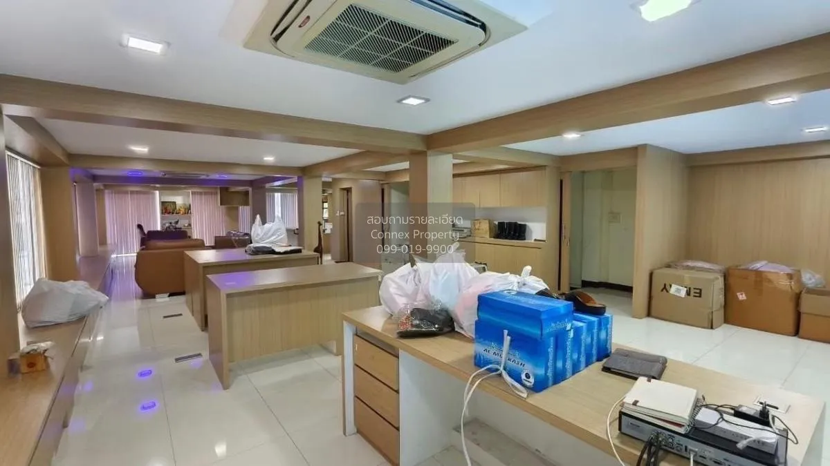 For Sale 2 shophouses, both next to each other. , Khwaeng Khlong  4