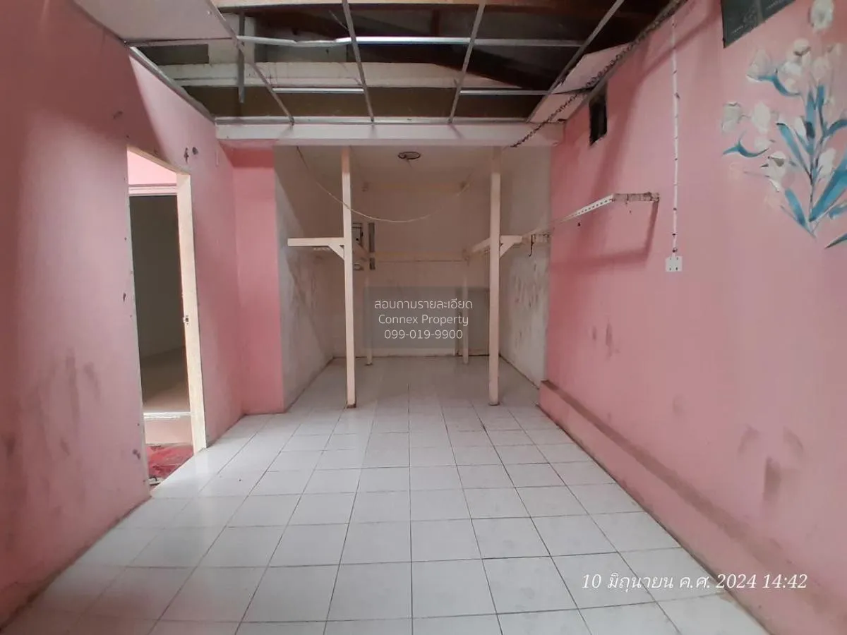 For Sale House , Baan Pruksa 51 Chalongkrung , Lam Pla Thiw , Lat