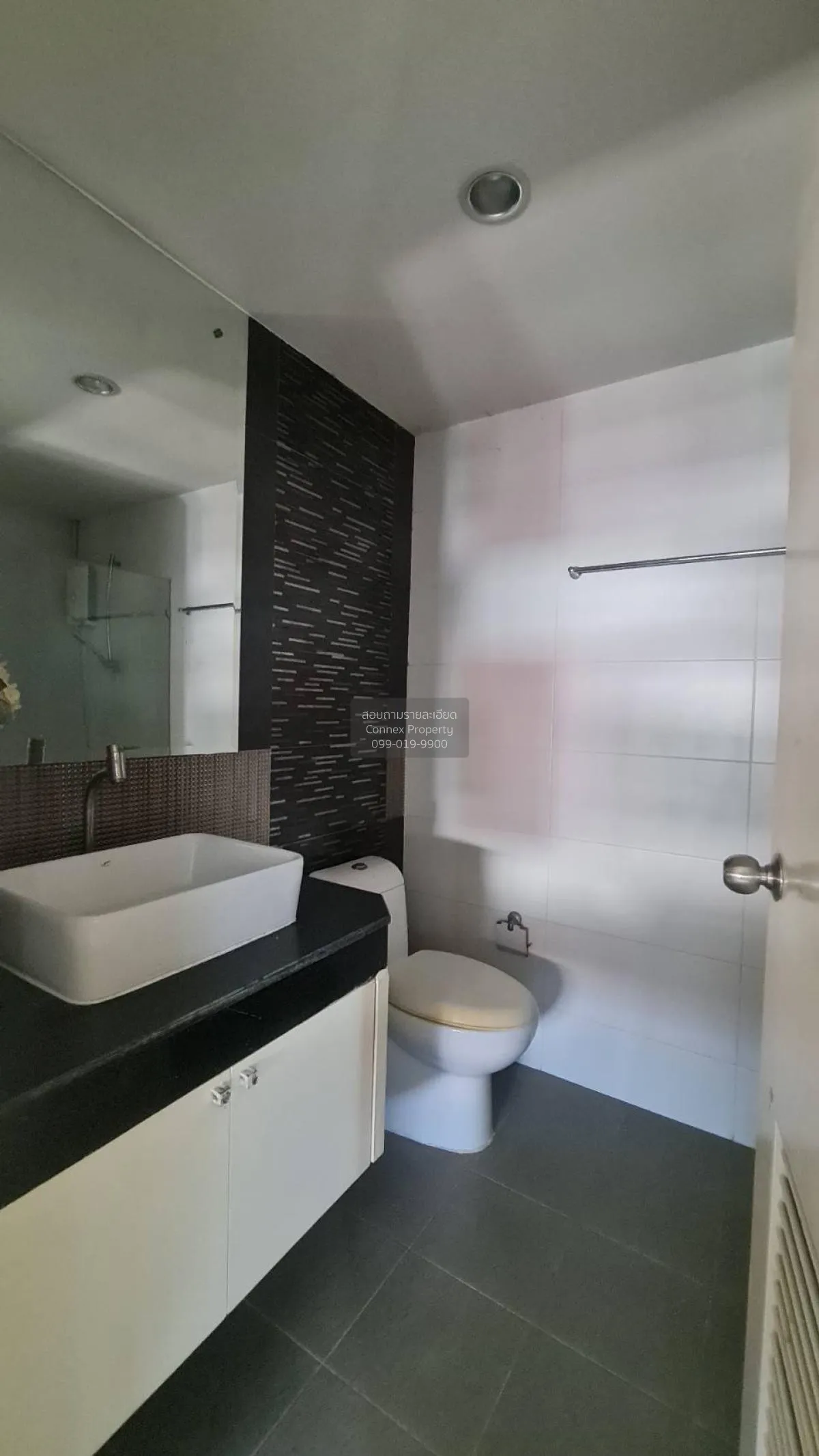 For Sale Townhouse/Townhome  , Taradee Ratchapreuk , corner unit 