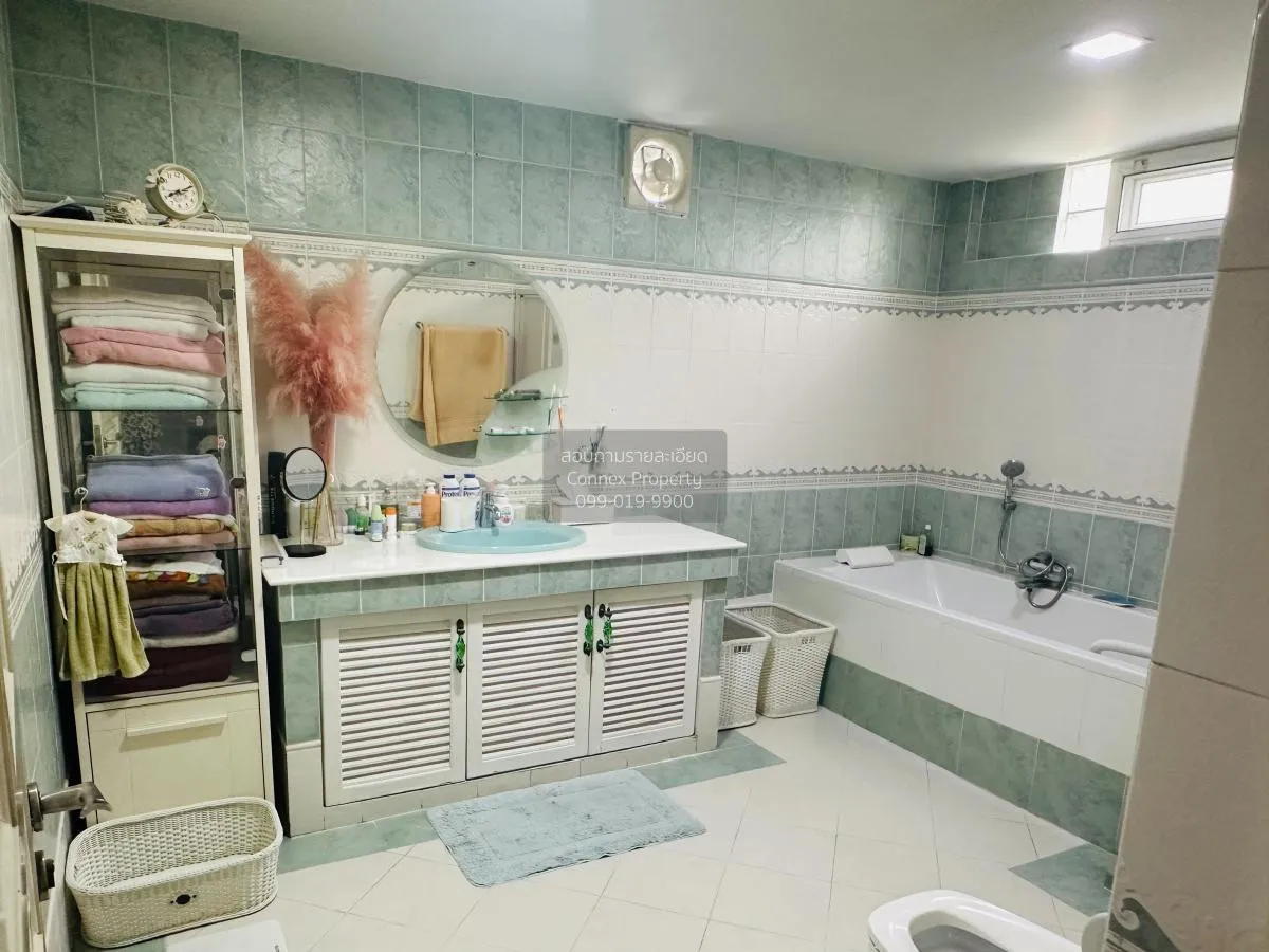 For Sale 3-storey house, Panwadee Village , Wang Thong Lang , Wan