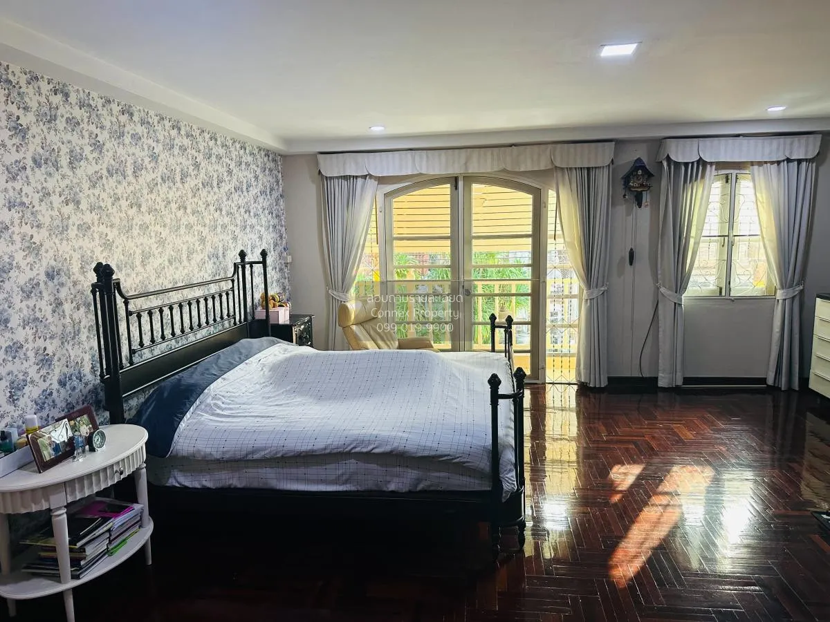 For Sale 3-storey house, Panwadee Village , Wang Thong Lang , Wan