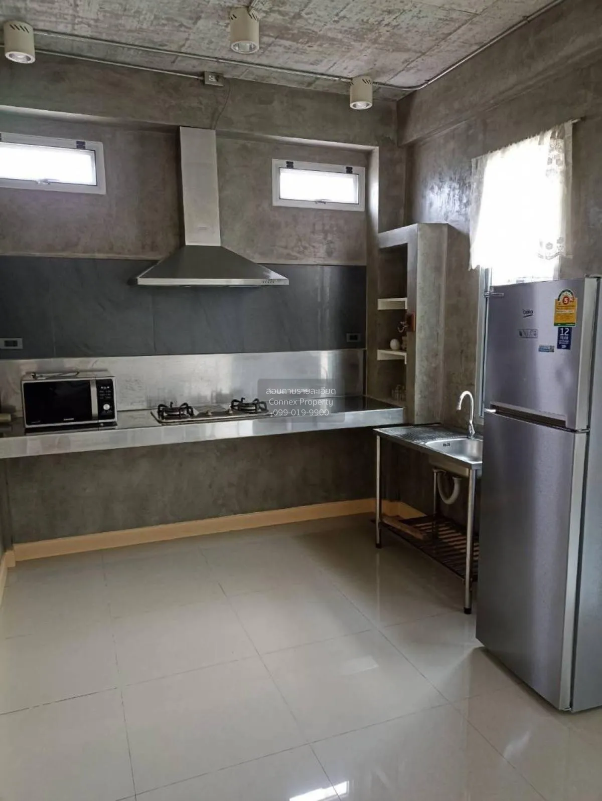 For Rent Townhouse/Townhome  , Yoo Charoen 29 , Sam Saen Nok , Hu