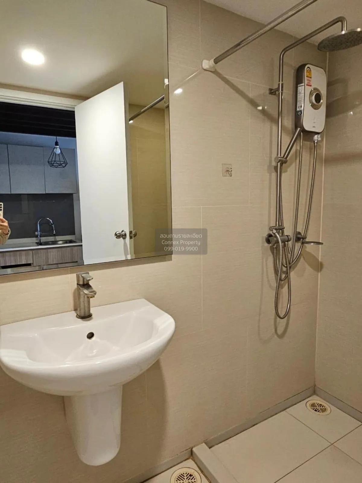 เช่าคอนโด  บลอสซั่ม คอนโด แอท แฟชั่น บียอนด์ ดูเพล็กซ์ คันนายาว เ