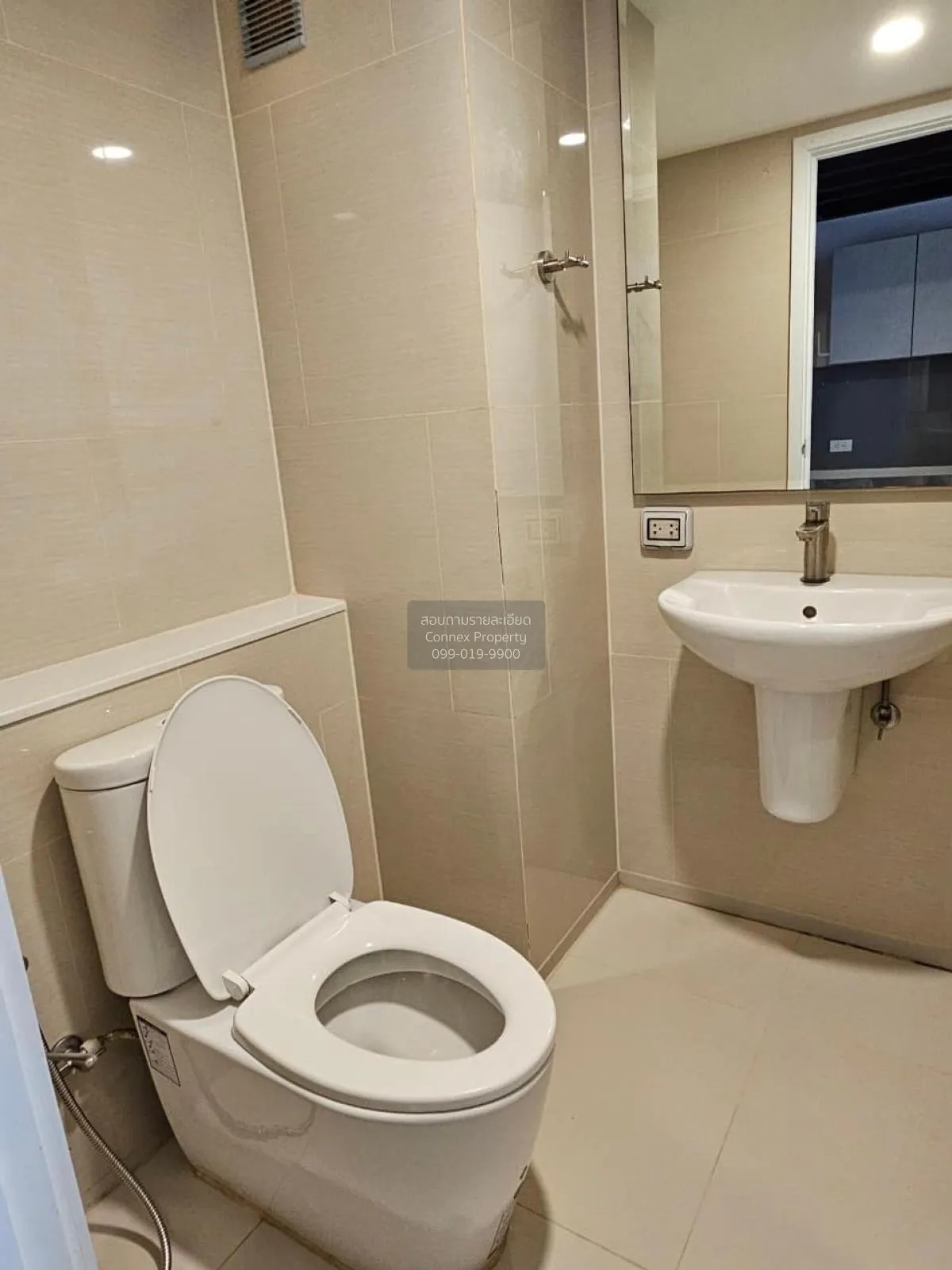 เช่าคอนโด  บลอสซั่ม คอนโด แอท แฟชั่น บียอนด์ ดูเพล็กซ์ คันนายาว เ