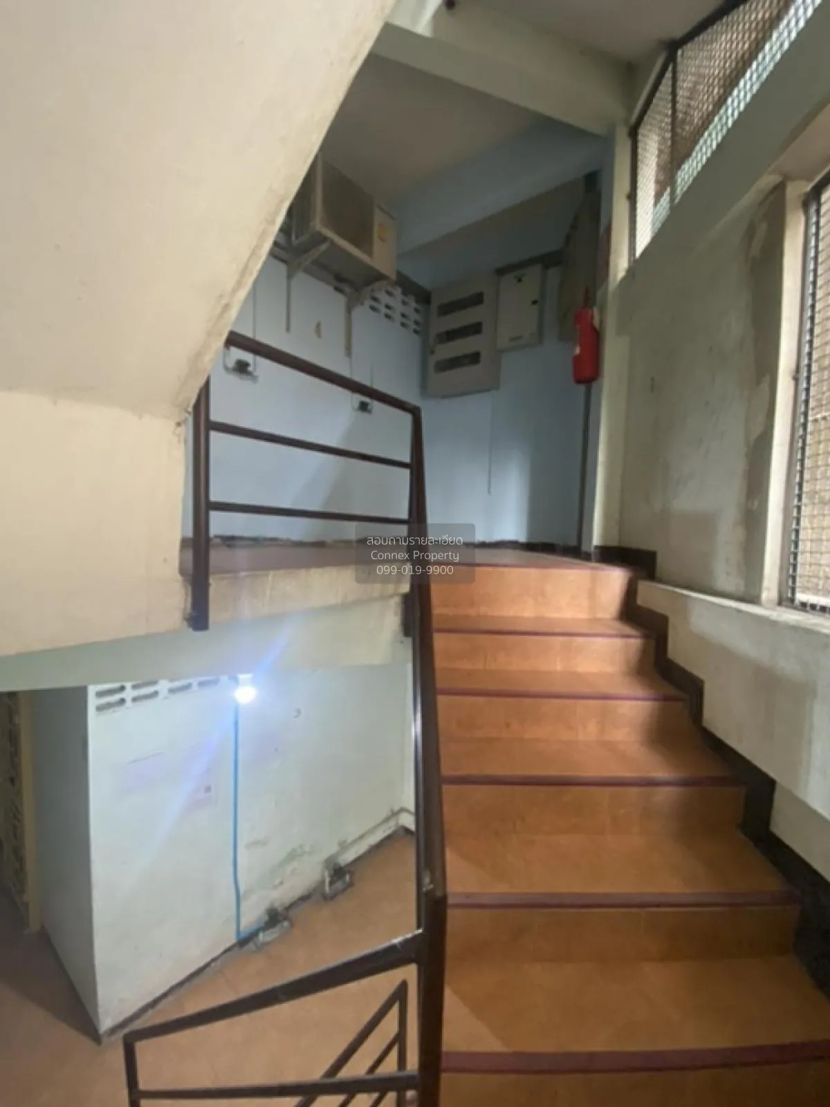 For Sale 5 - storey apartment Itsaraphap Road Soi 2 , Somdet Chao