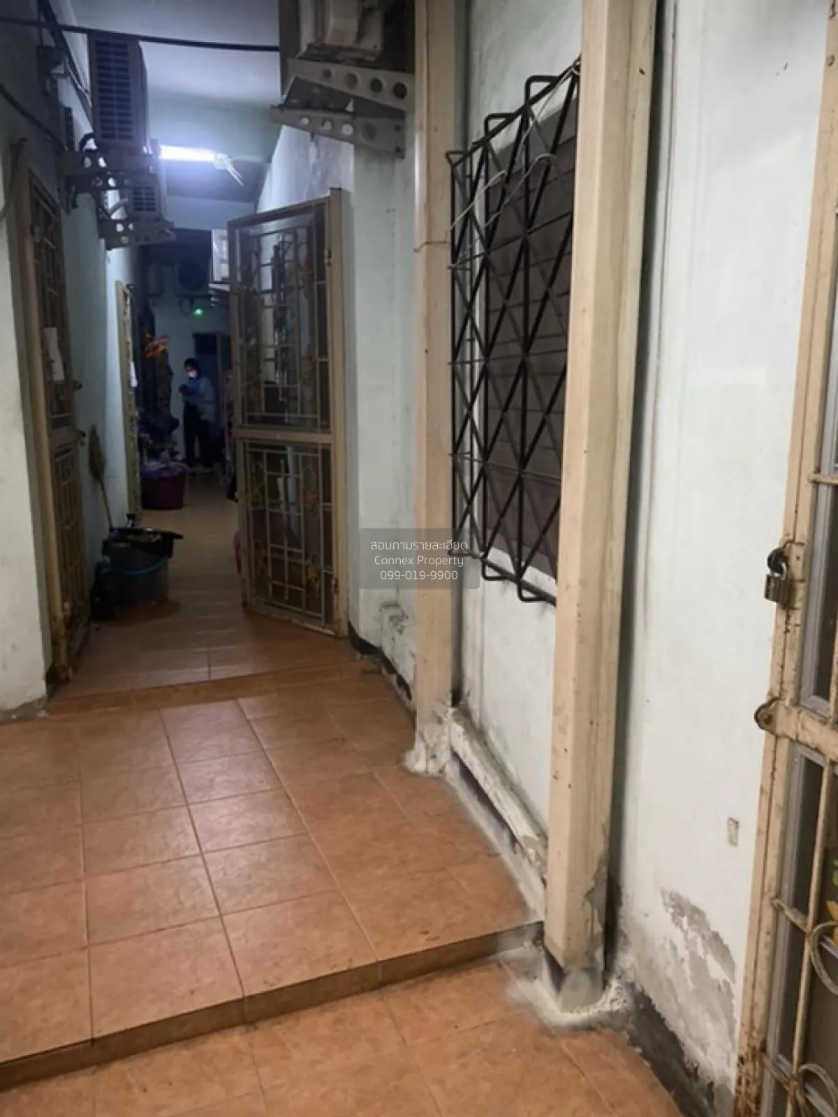 For Sale 5 - storey apartment Itsaraphap Road Soi 2 , Somdet Chao