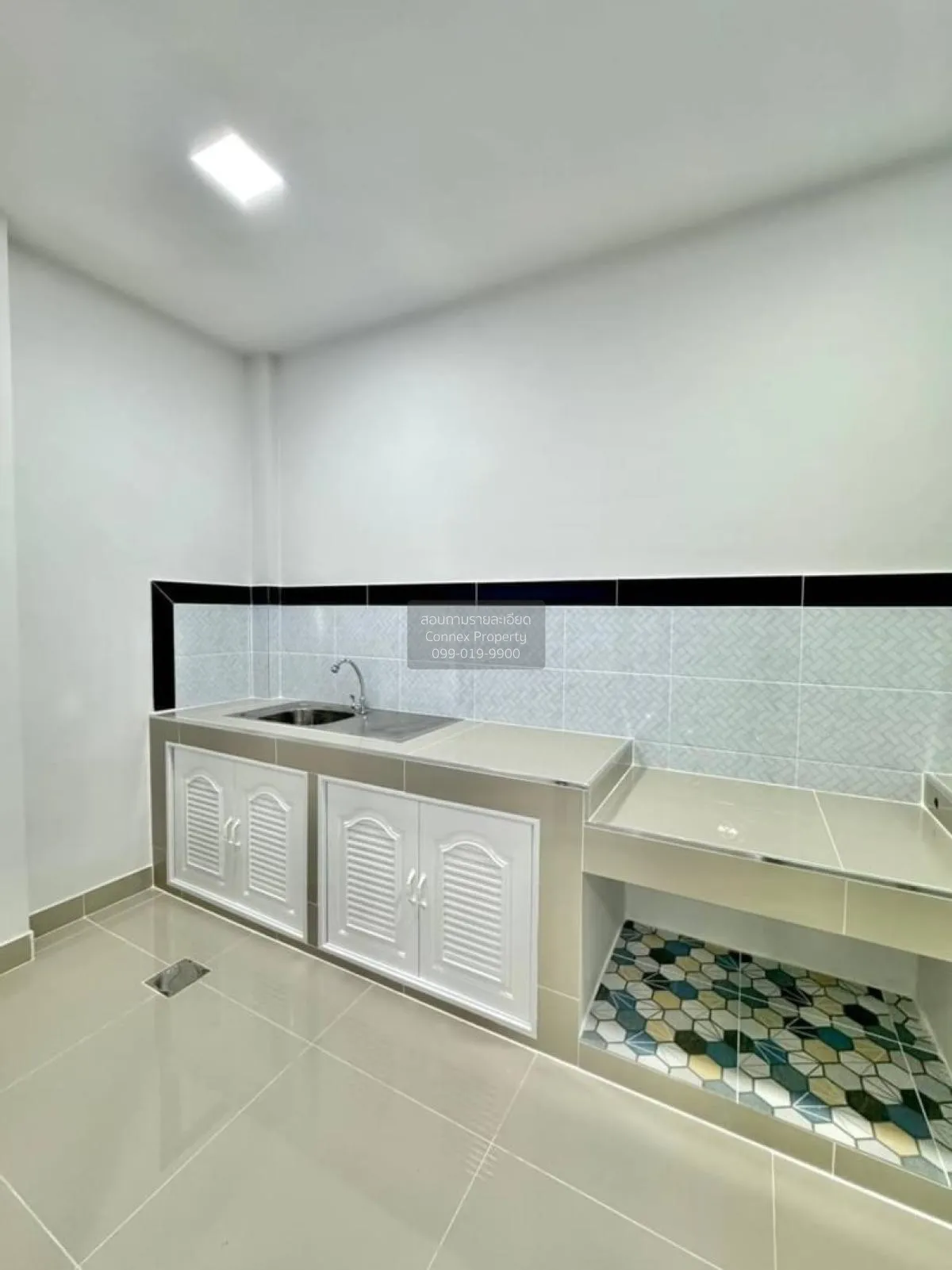 ขายทาวน์เฮ้าส์/ทาวน์โฮม  บ้านปิยวรารมย์ 3 ห้องมุม รีโนเวทใหม่ ไทร