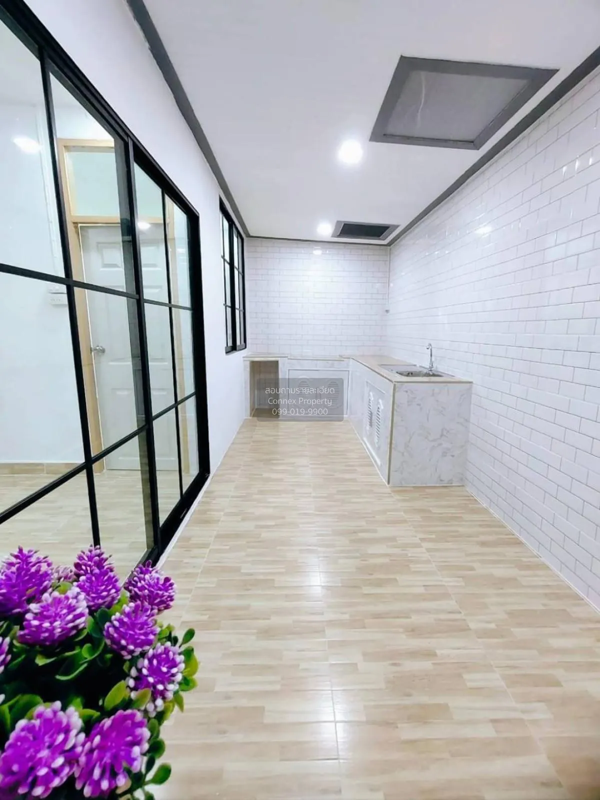 ขายทาวน์เฮ้าส์/ทาวน์โฮม  บ้านอยู่เจริญเปรมประชา หน้ากว้าง รีโนเวท