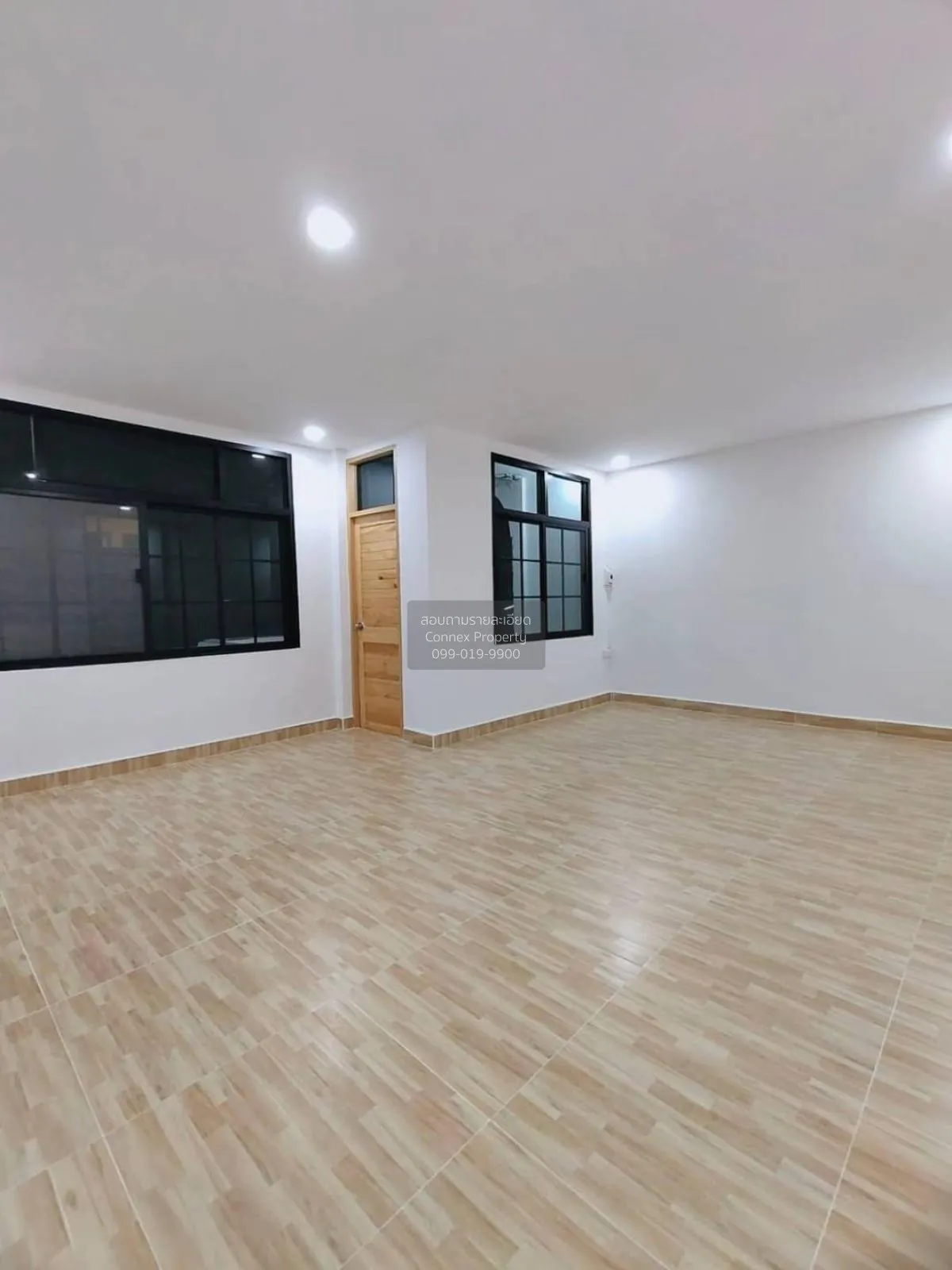 ขายทาวน์เฮ้าส์/ทาวน์โฮม  บ้านอยู่เจริญเปรมประชา หน้ากว้าง รีโนเวท